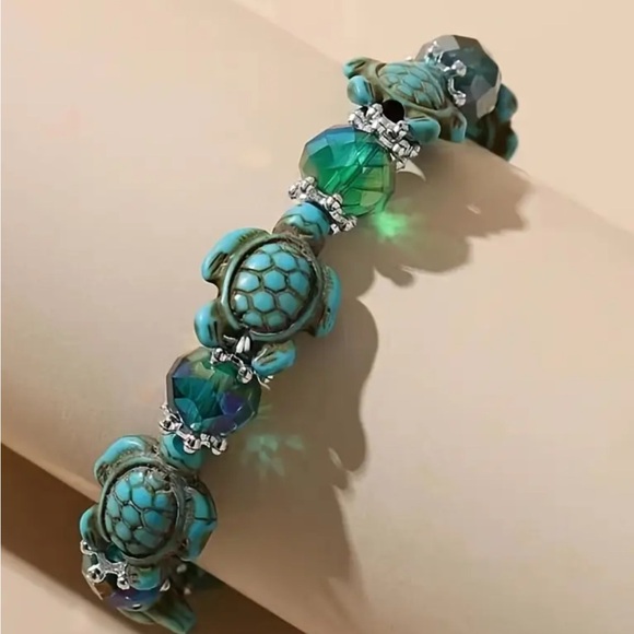 Turquoise Turtle Beaded Bracelet Tortoise Design Crafted Jewelry Stackable NEW - Picture 2 of 2